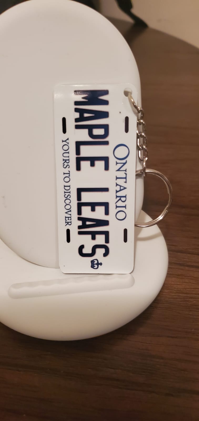 *MAPLE LEAFS* : Hey, Want to Stand Out From The Crowd?  : Customized KEYCHAINS